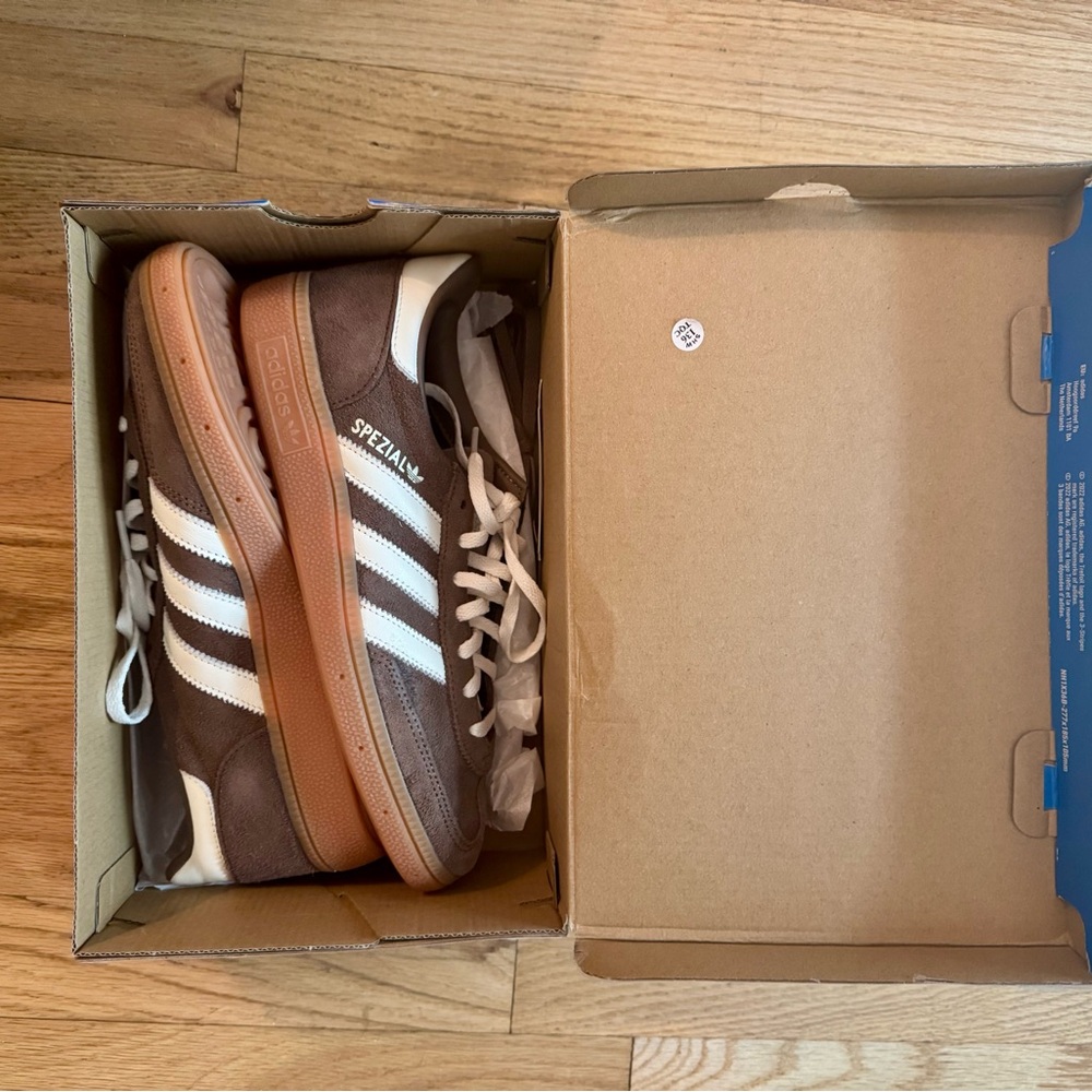 Adidas Brown and White Handball Spezial like new in box